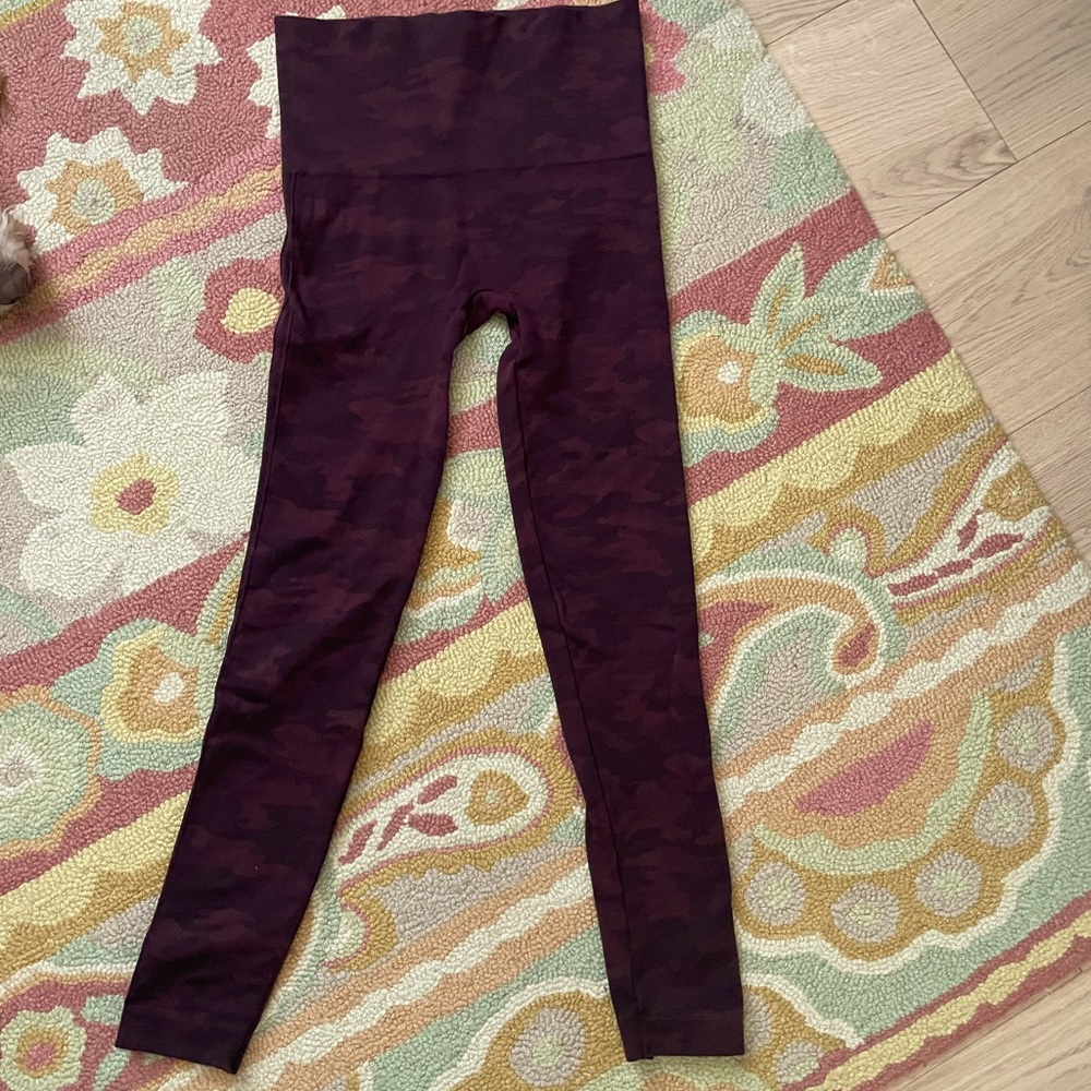 Spanx maroon camo high waisted leggings